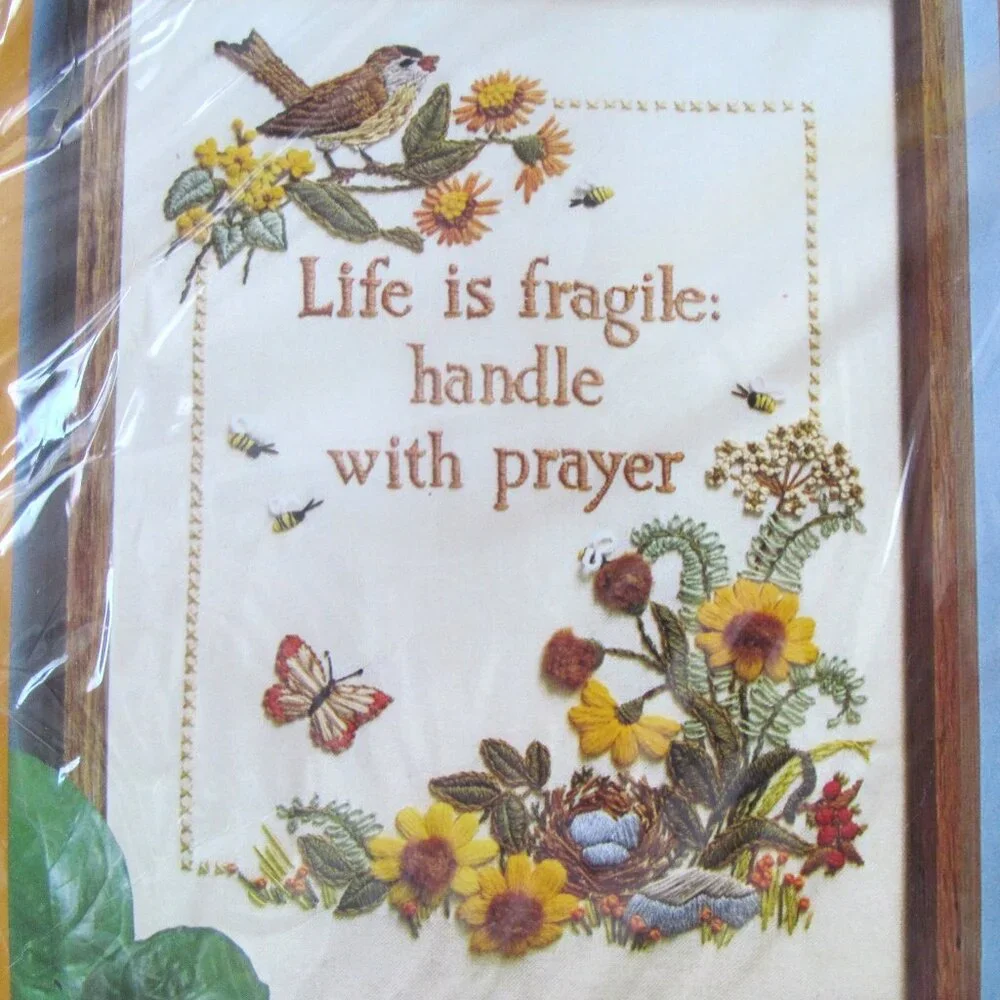 Vintage needlepoint craft kit Life is fragile Handle with care - Picture 3 of 8
